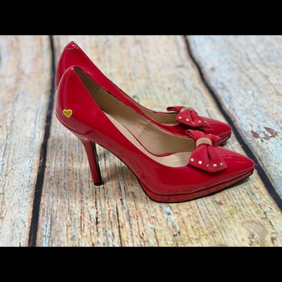MOSCHINO EUC Red Patent Leather Studded Bow Pumps - Picture 14 of 16